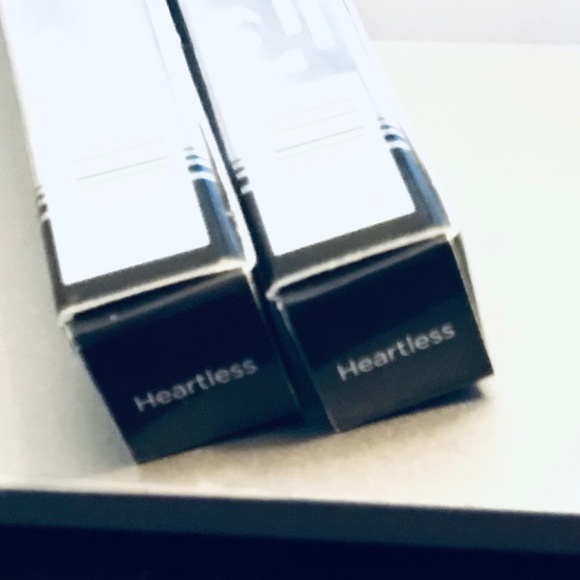 Bundle of 2 - PUR On Point Eyeliner Pencil in shade Heartless (Black) - Picture 6 of 6